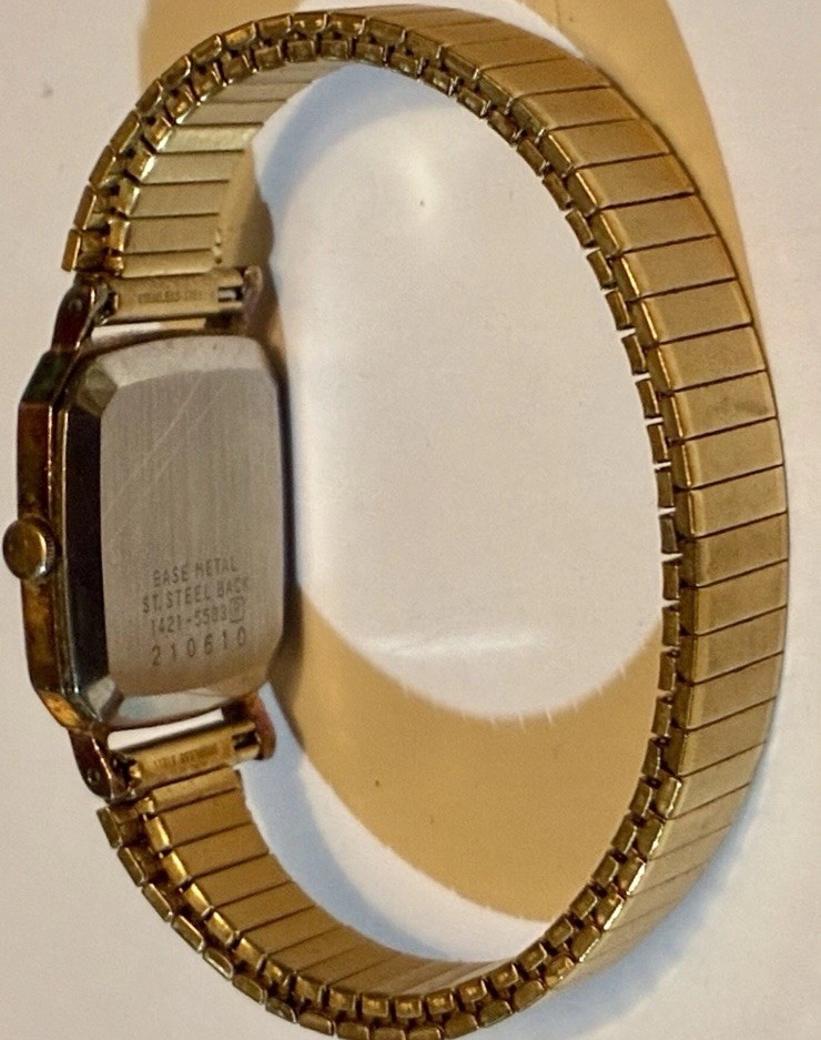 🐥🐥Rare Tiny Vintage GoldPlated Rectangular Seik… - image 3