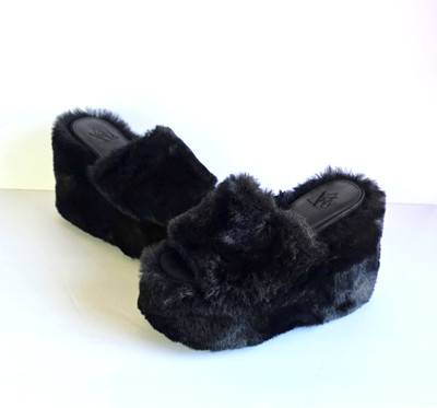 YRU Women's Black Gravity Faux Fur Sandals Platform Wedge Sz 9 Peep Toe