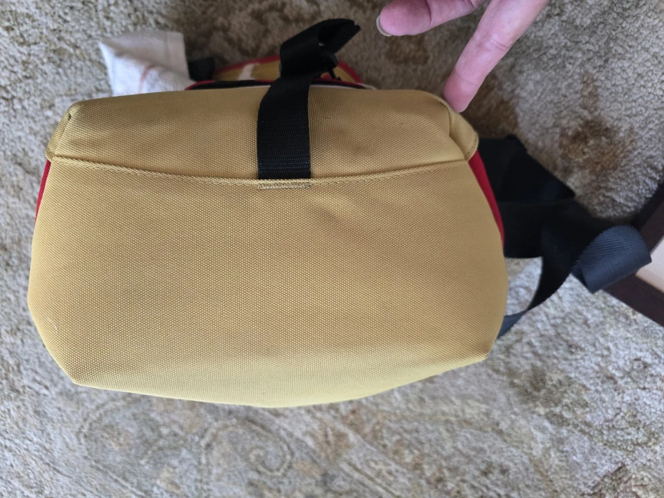 Bolsa para cámara doméstica Crumpler Five Million Dollar amarilla Foto 3 de 4