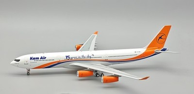 Airbus A340-313 Kam Luft Reg: Ya-Kme mit Ständer - RETRO MODELS RM34315 1/200