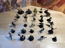 Dungeons & Dragons Pathfinder Miniatures Small/Medium Lot 2 - 30 miniatures