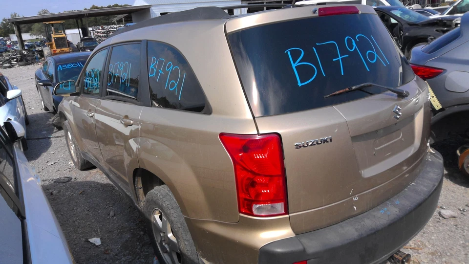 Puerta trasera izquierda SUZUKI GRAND VITARA 07 08 09 Foto 2 de 4