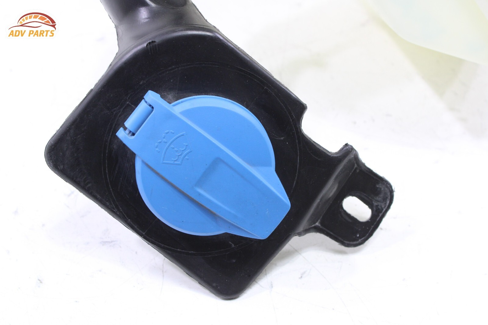2017 - 2020 BENTLEY BENTAYGA WIPER WASHER RESERVOIR TANK W/ FILLER NECK TUBE OEM