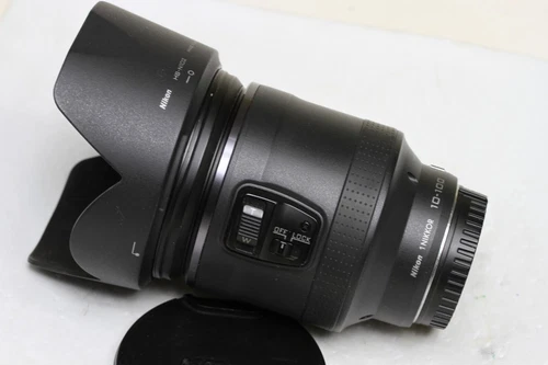 Nikon 1 NIKKOR VR 10-100mm f/4.5-5.6 PD-ZOOM very nice