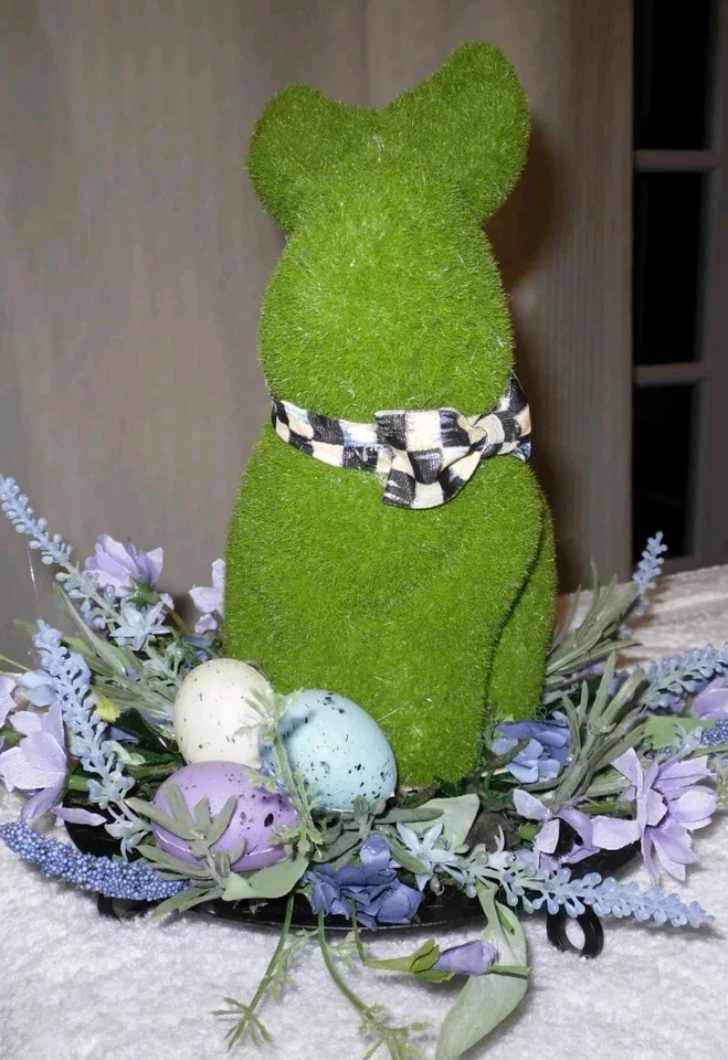 Decoración de Pascua inspirada en mí. Hecho a mano. Decoración de mesa. 7" de alto 6" de ancho. Pajarita MC Foto 2 de 4