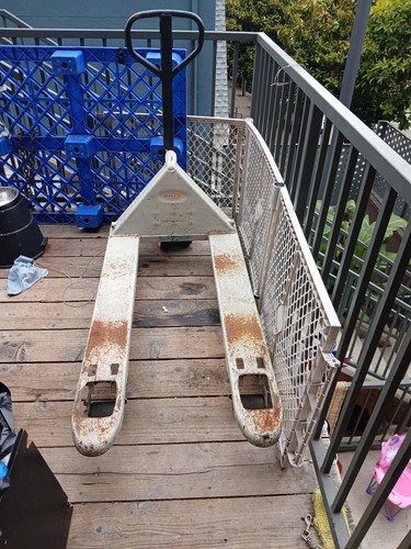 Crown PTH-50 Manual Pallet Jack Refurbished 27"x48" 5000lbs