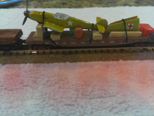 N Scale Diesel Locomotive with boat, airplane and bridge part cars - Picture 4 of 5