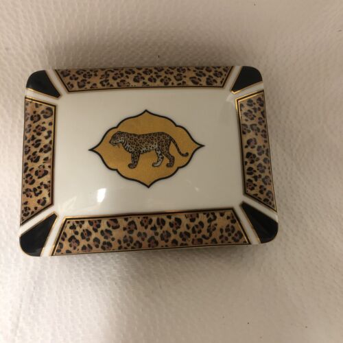 Caja de tarjetas de juego retangulares de diseño Lynn Chase con acentos dorados 24 K - Imagen 1 de 14