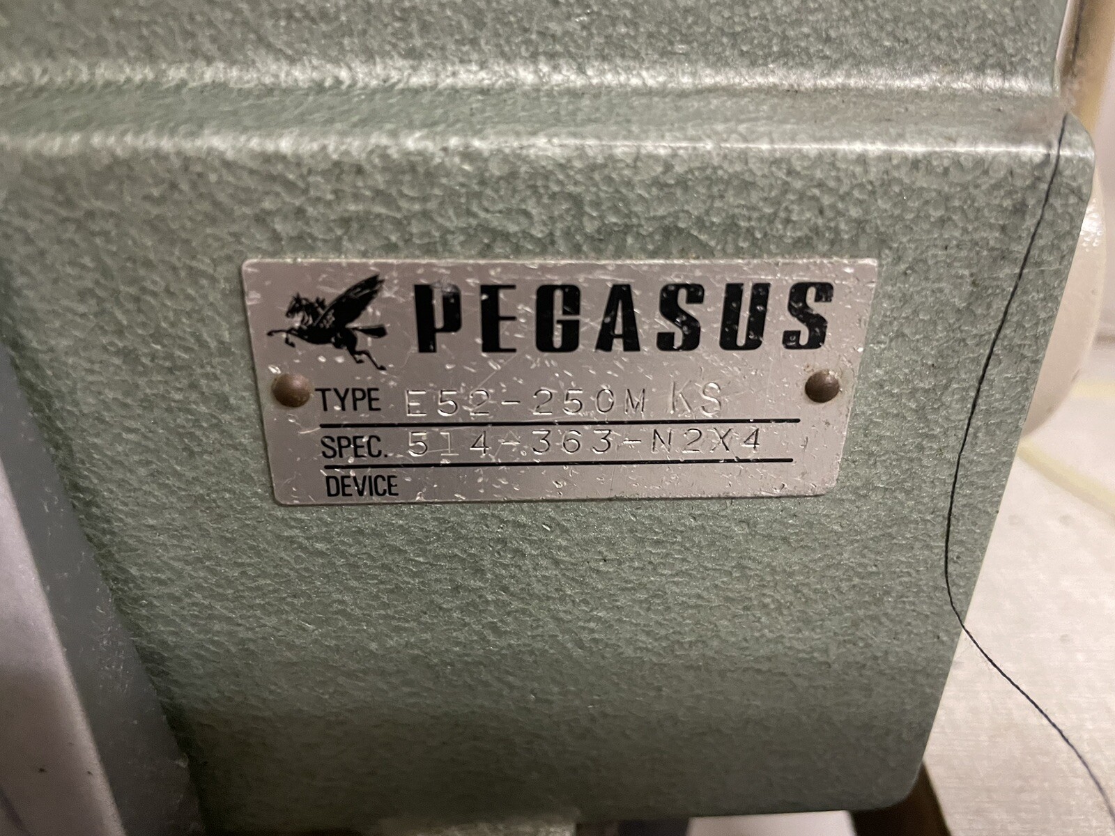 Industry 4 Thread overlocker Sewing Machine RRP1000+ eBay