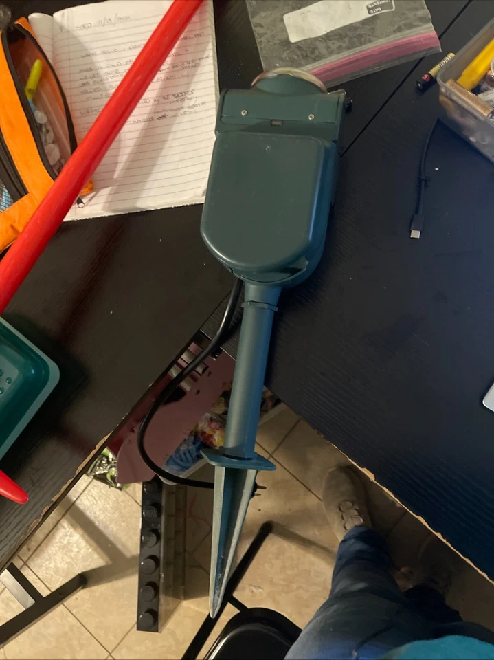 GE Relocatable Power Tap Surge Protector Six Outlets EMP700UL-MT 125V, 15A - Image 2 of 4