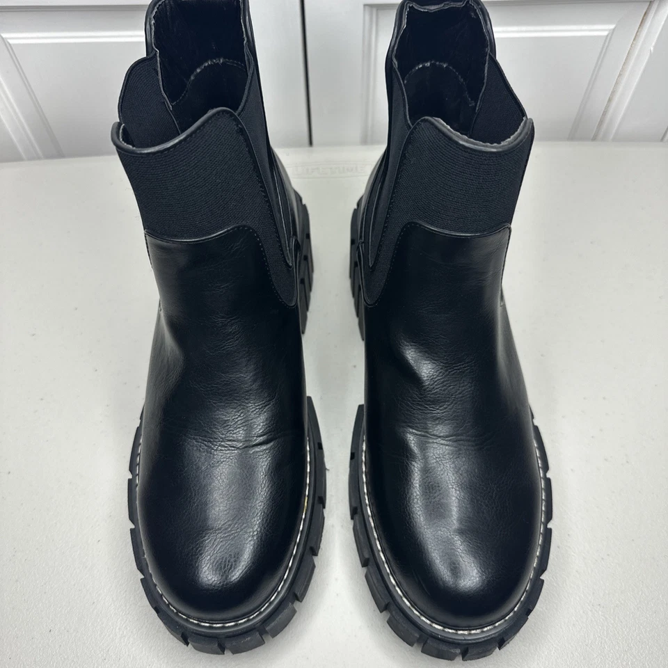 BCBGeneration Women’s Black Lug Sole Ankle Bootie Size 9.5 Chunky Platform Y2K - Image 2 of 4