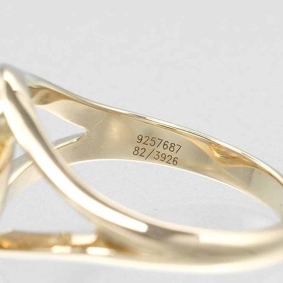 Anillo redondo Chopard Happy Diamonds, talla 11, oro amarillo de 18 quilates con diamantes, aplicación Foto 4 de 4