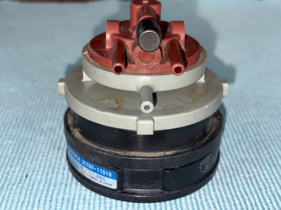 Camión Toyota Celica Corolla Tercel COMPENSADOR DE ALTA ALTITUD HAC 25709-11010 OEM Foto 2 de 4