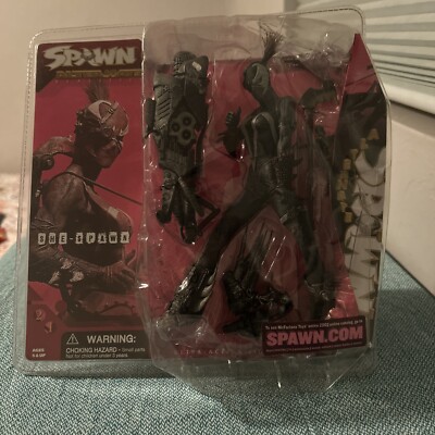 SHE SPAWN 2- Alternate Realities Mcfarlane Toys 2002 - Plastic Packaging Smashed