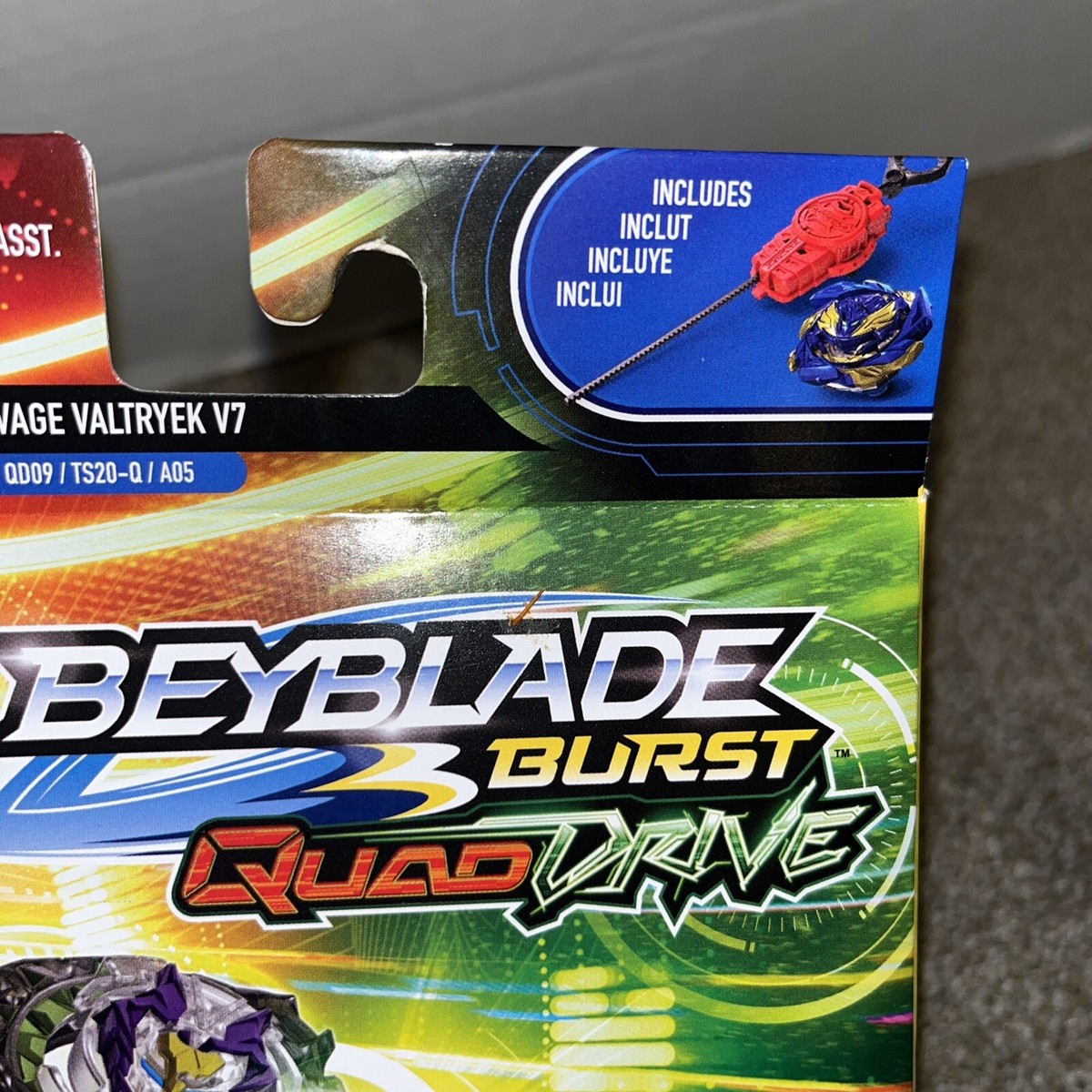 Toupie et lanceur beyblade burst quaddrive salvage valtryek v7