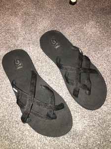 teva criss cross flip flops