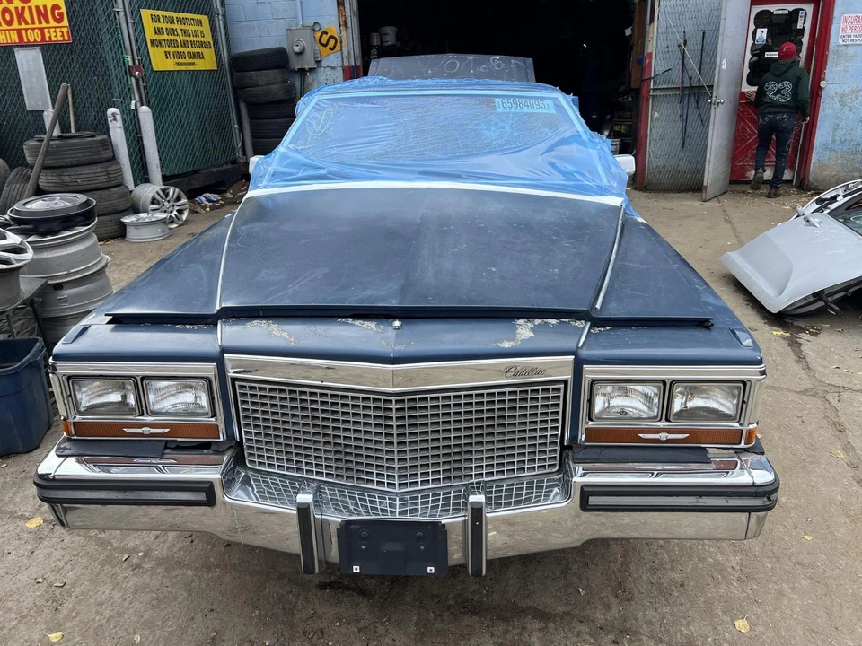 Capó Cadillac Brougham 87 88 89 90 91 92 Foto 2 de 2