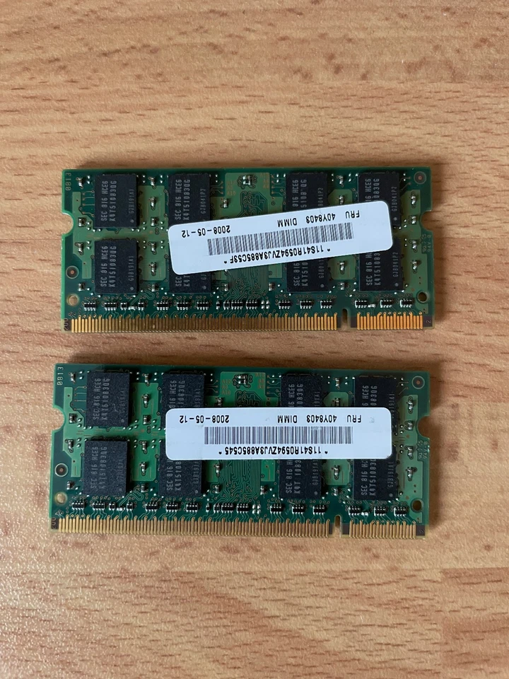 Samsung 2x1GB SO-DIMM DDR2 PC2-5300S 667Mhz Memory (M470T2864EH3-CE6) - Immagine 2 di 2