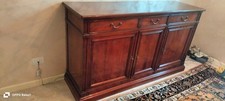 Credenza vintage in vera noce a 3 ante.  Larghezza 170, prof 50, alt 97