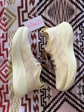 ASICS NIMBUS MIRAI 1013A138 750 Huddle Yellow Mineral Beige Running Shoes Sz 10 