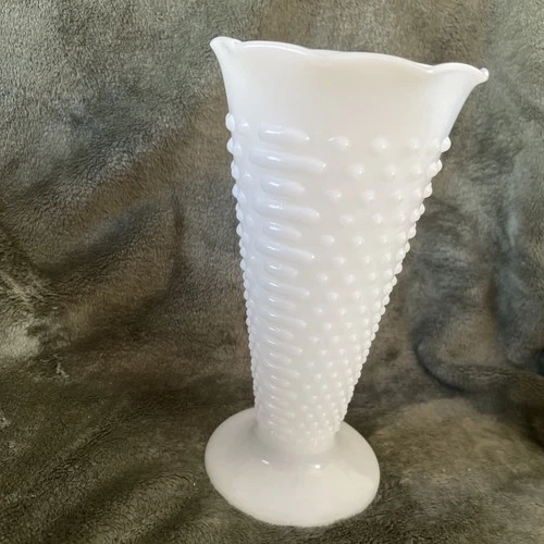 Vintage Anchor Hocking Hobnail 9.5" Milk Glass Pedestal Vase F4