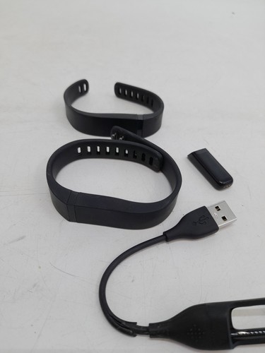 Fitbit Flex Black Fitness Wristband Activity Tracker with Spare Strap Untested - Picture 4 of 12