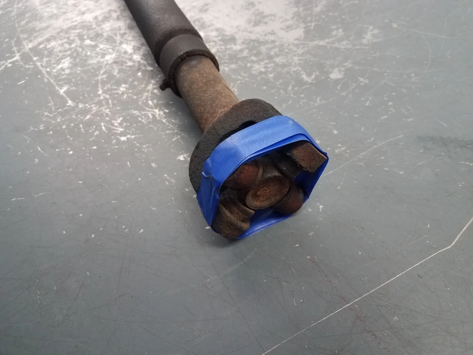 1998 Jeep Cherokee Classic XJ 4x4 4.0L Front Driveshaft #7031 E4 - Image 2 of 4