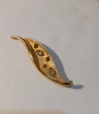 Vintage Large Emmons Leaf Prong Set Rhinestones Beautiful Brooch