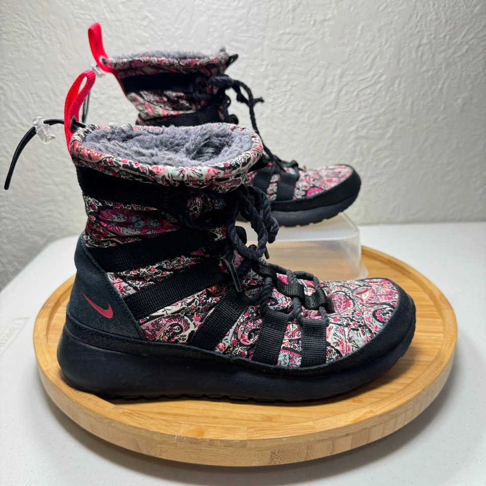Tênis Nike Rosherun Hi bota feminina 5.5 Liberty of London solar vermelho pele sintética corrida - Imagem 3 de 4
