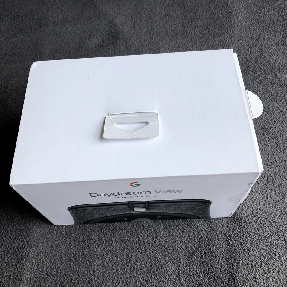 Google Daydream View VR Virtual Reality Headset - HEADSET ONLY - Image 2 of 4