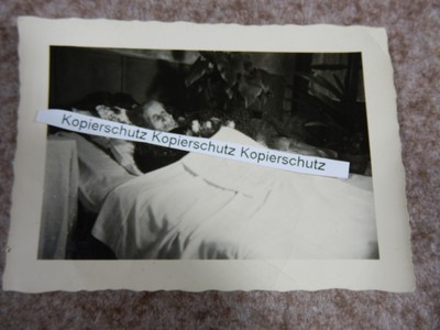 Postmortem Tod Trauer Leichnam Sarg Aufbahrung Beerdigung Leiche B
