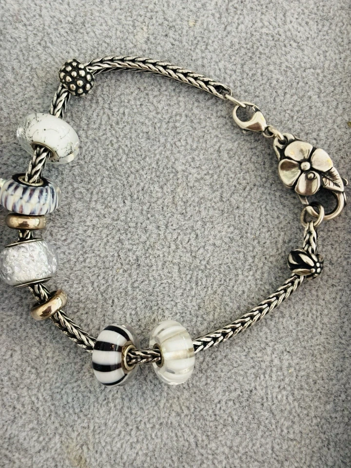 Pulsera TROLLBEADS de 7 5/8 y broche de flor grande (1,2”) 925 esterlina con dijes Foto 2 de 4