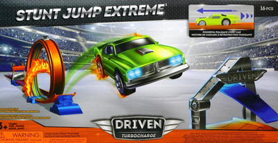 Driven Stunt Jump Extreme 16-teiliges Pullback Stunt Car Set - (3+) - Neu & Versiegelt