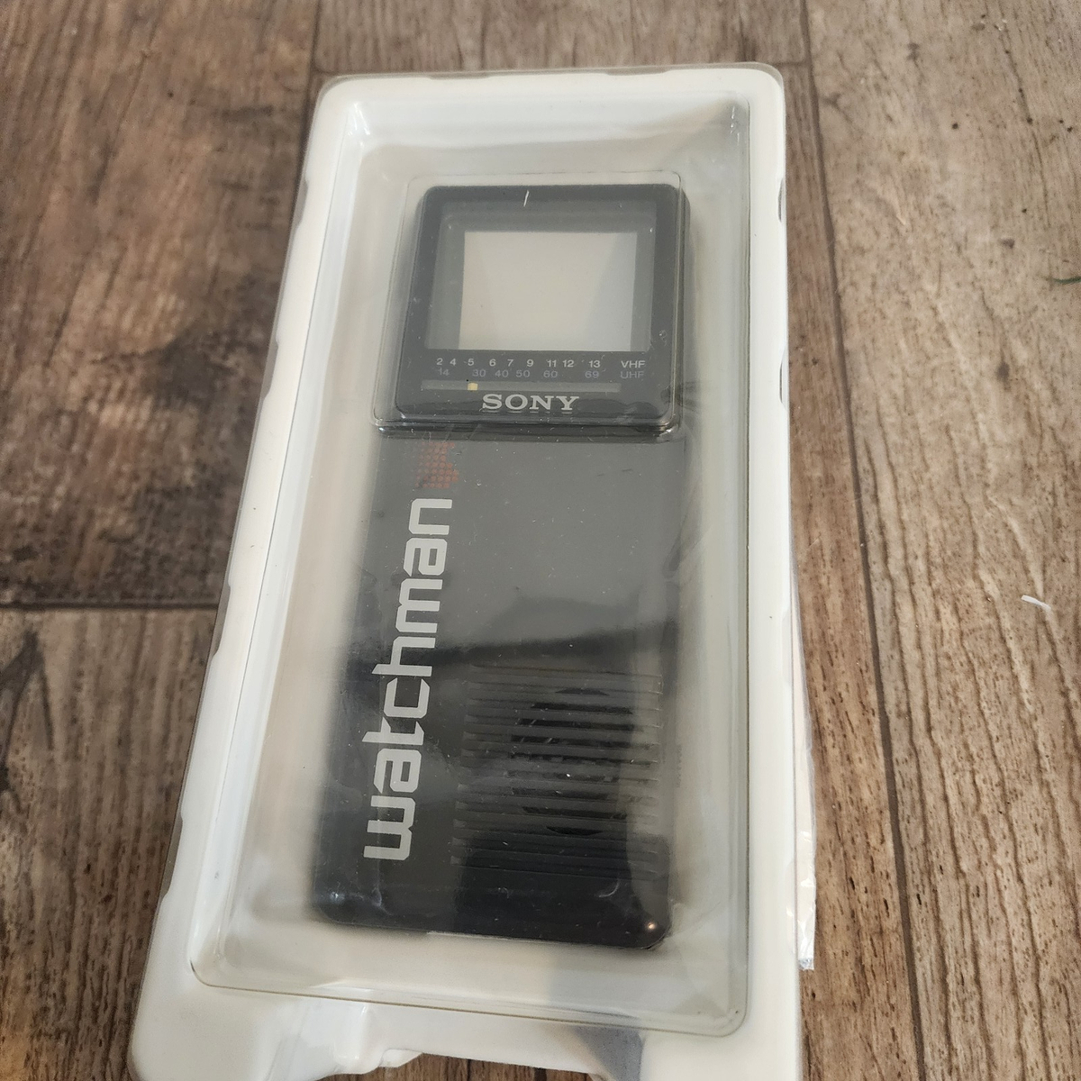 Sony Watchman Fd-2a Handheld Portable Flat Black White TV 80s