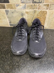 brooks gts 18 womens black