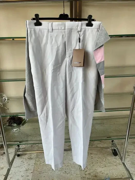 Burberry M86Z7 Camicia Attache pantaloni in grigio ciottolo chiaro NUOVA CON ETICHETTE 50