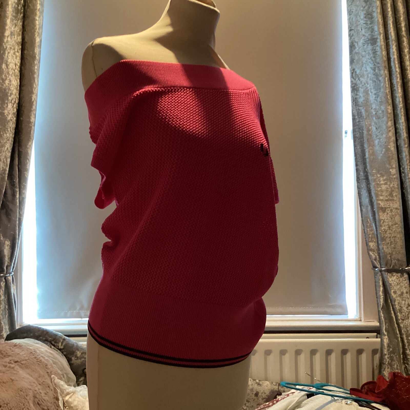 AMY WINEHOUSE FRED PERRY OFF THE SHOULDER FRANK COPY JUMPER SIZE 8 image 3