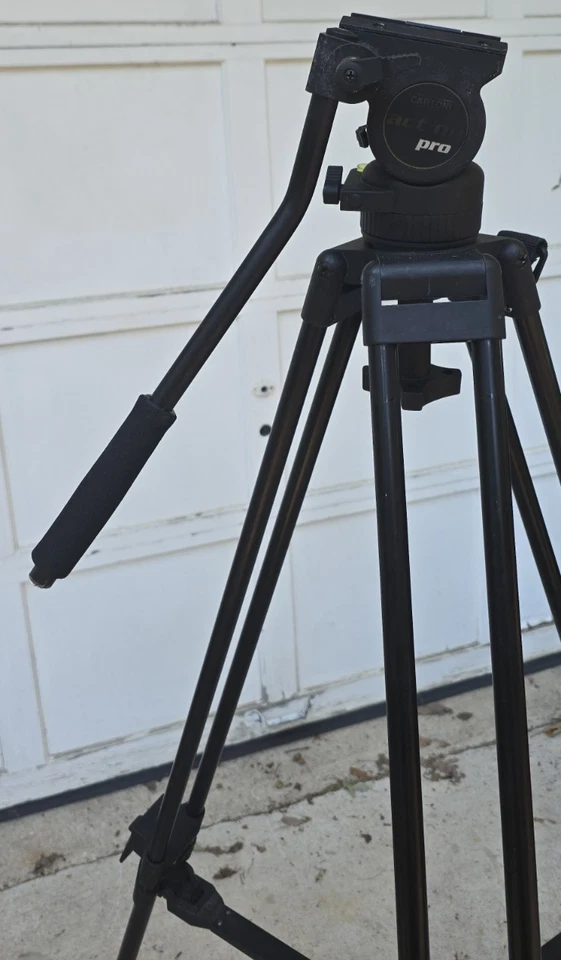 CARTONI VIDEO CINE TRIPOD WITH ACTION PRO FLUID HEAD & CARRYING CASE - Image 3 of 4