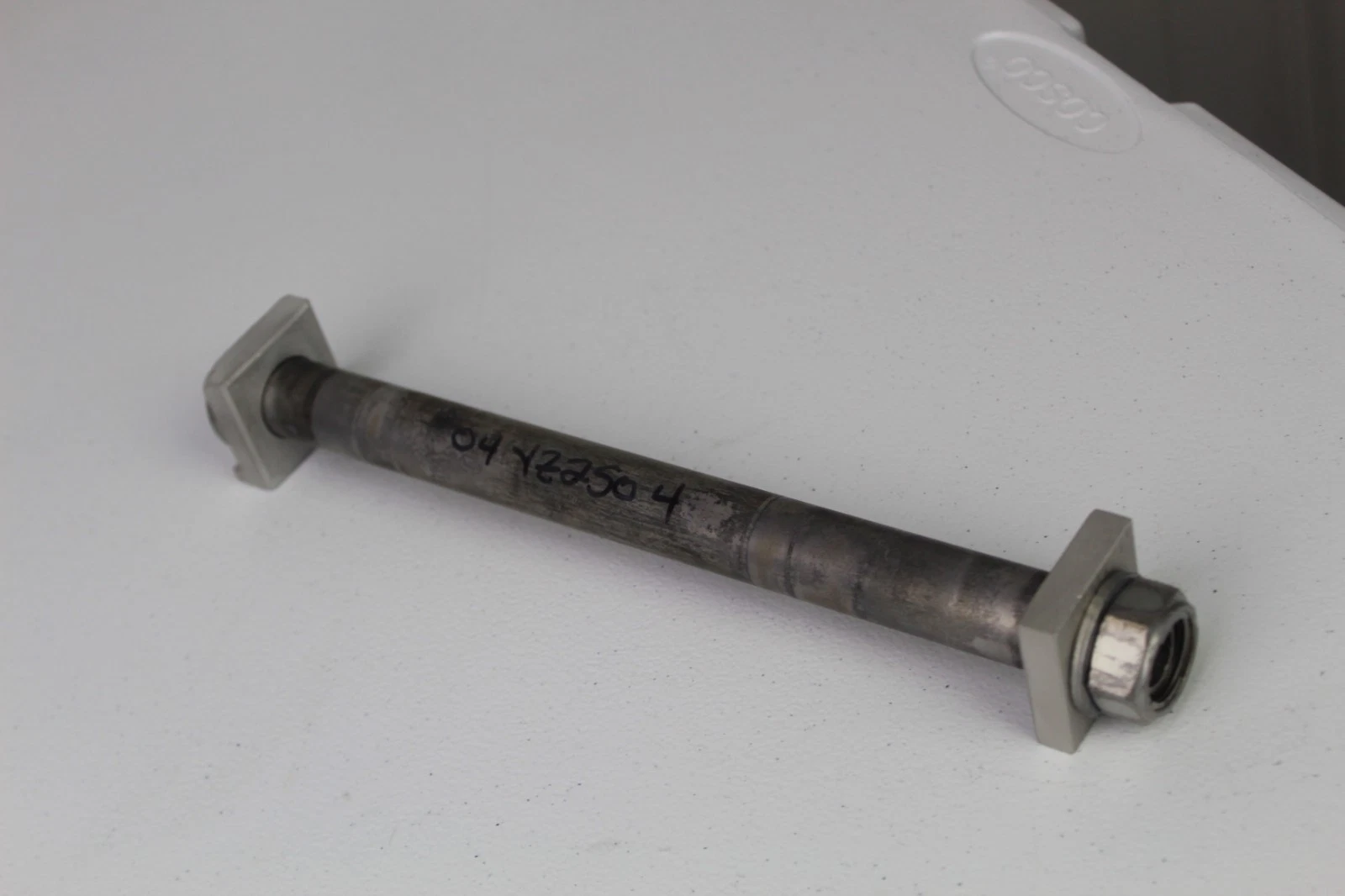 1999 - 2004 Yamaha YZ250 OEM Rear Axle with Nut YZ 125 250 YZ 250 F 450 05 - 08
