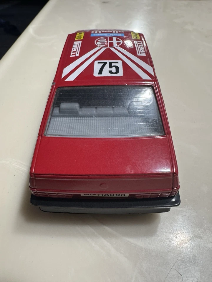 🔥RARO Burago escala 1/24 cod.0119 Alfa Romeo 75 Milano GR.A 1:24 Quadrifoglio Foto 2 de 4