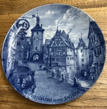 Signed Kaiser Germany “Rothenburg ob der Tauber” Porcelain Wall Plate 9.5 Inch