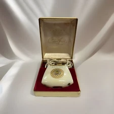 Vintage 1960 Ladies Electric Shaver SCHICK Crown Jewel Model-100 Works!