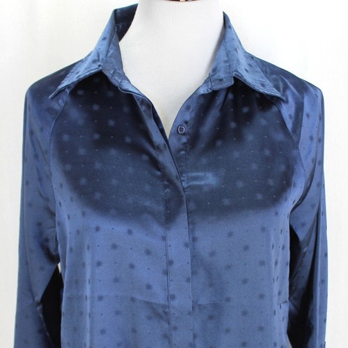 Blusa Acoa Satén Estrellas Repujadas Mujer Talla S Azul Marino Manga Larga Abotonada - Imagen 2 de 7