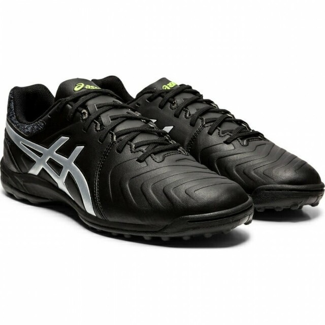 black futsal boots