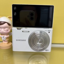 Samsung MV900f 16.0 MP 5xOptical Zoom Flip-out Vlog Camera English