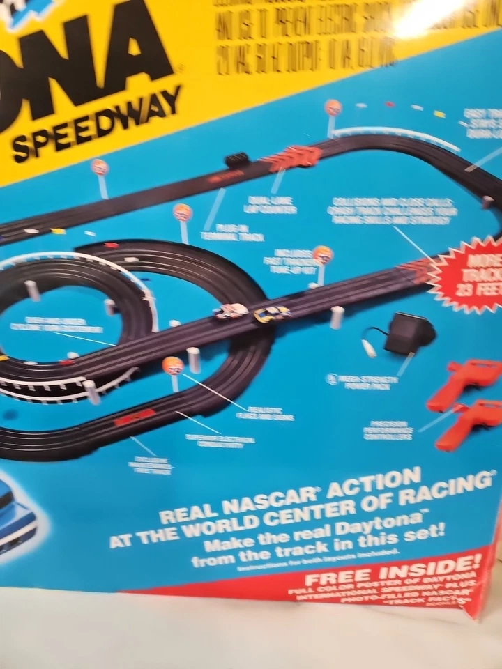 De colección LIKE NASCAR DAYTONA Speedway Fast Trackers Ranura Eléctrica Carreras Foto 3 de 4