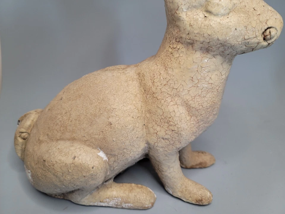 ANTIGUO TOPE DE PUERTA DE HIERRO FUNDIDO DE 13,5 LB PARA JARDÍN CONEJO CHIPPY PINTURA BLANCA ENLOQUECIDA Foto 4 de 4