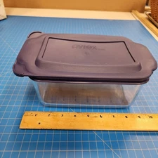 Pyrex 232-R Casserole Dish 1.5 QT Glass Rectangle Baking Pan w Lid Vintage