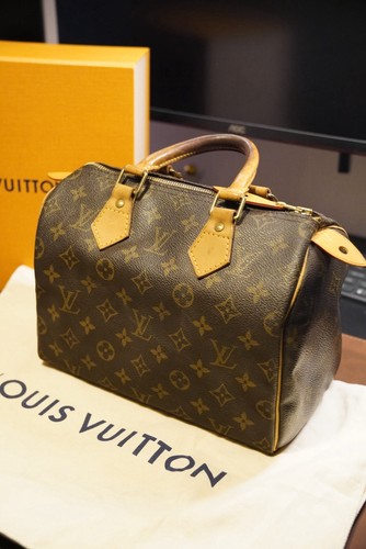 Louis Vuitton Speedy 25 Monogram Canvas Brown Satchel Lock Keys Handbag Boxed