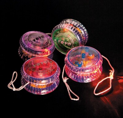 Vibrant Light Up Plastic Yo Yos   Champion Style 12 Count